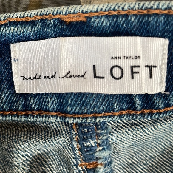 Loft jean shorts, size 2/26, approximately 3in inseam - Picture 3 of 4